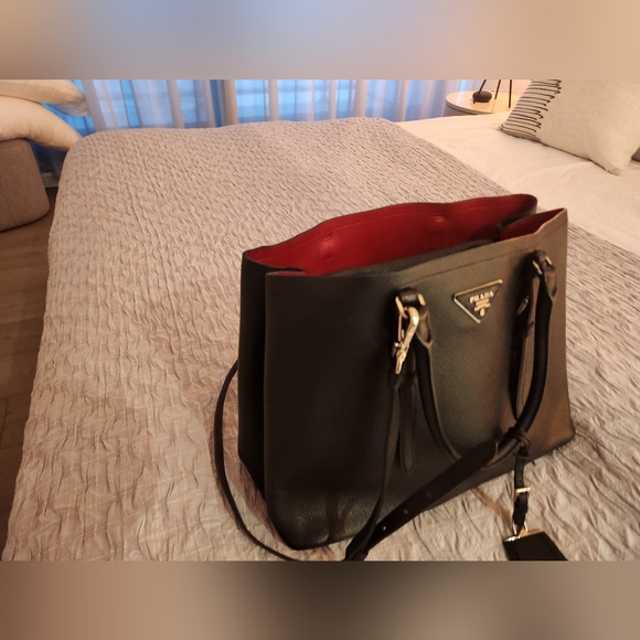 Prada saffiano leather double bag, red on black - Picture 3 of 5